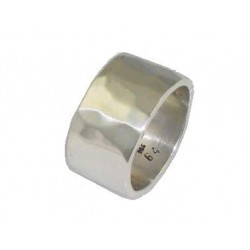 Bague pour homme en argent martelée profil