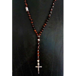 Collar con colgante de cruz