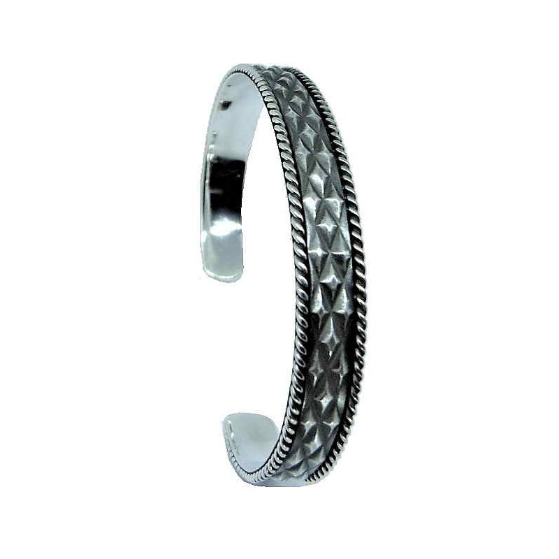 Open ribbed silver bangle