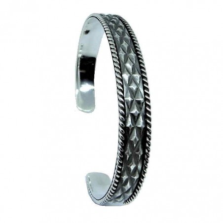 Open ribbed silver bangle
