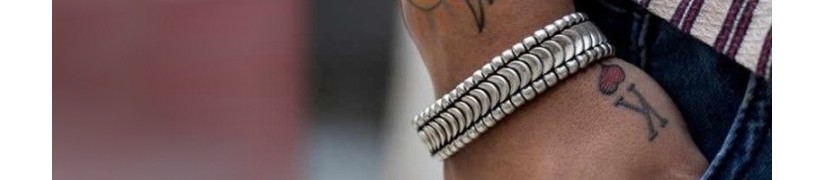 Choose from the coolest silver bracelets that suits you best